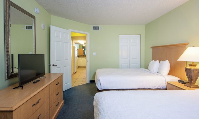 Myrtle Beach Hotel | Refreshing Beach Stay w/Ocean Views, Near Local Dining - 4 Units w/Balcony