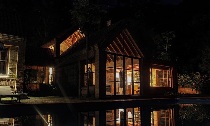 Pacho Villa | Casa Kolibri: Spectacular villa on a private lake