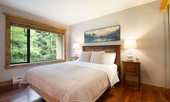 Blackcomb Villa | Large 3BR Chalet Style Townhome with Free Parking!
