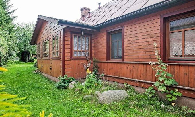 Bialowieza House | Lovely apartment in villa for 4 guests with TV, terrace and pets allowed