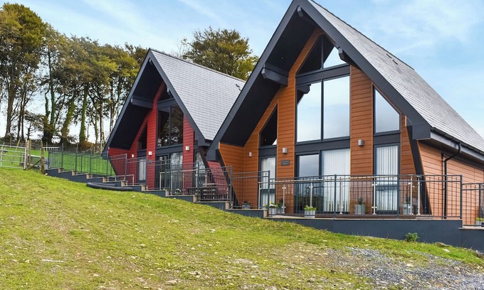 Mydroilin Cottage | Briallen - Primrose - UKC7075