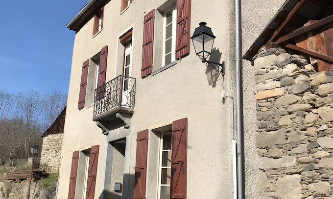 Cazeaux-de-Larboust House | Holiday Home "Galy" with Mountain View, Private Garden and Wi-Fi