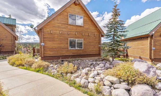 Coalville Cabin | Evergreen Ridge | Pool | Hot Tub | Snowmobiling