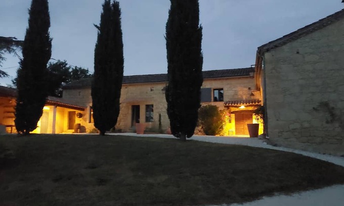 Terraube Apartment | Duplex studio "La Volière" 10 minutes from Lectoure, Fleurance and Condom