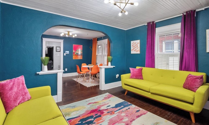 Sycamore Hills House | 9 Min to STL Airport Pet-Friendly Getaway w/Fenced Yard