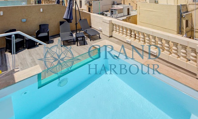 Ghaxaq House | Casa Del 'Arte in Ghaxaq – Rooftop Pool & Garage