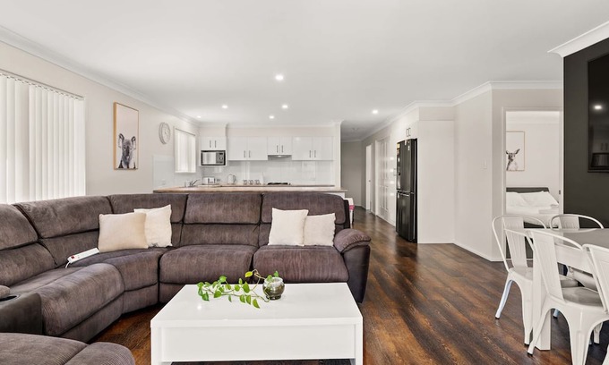 Sussex Inlet House | Holiday In The Moos - Four bedroom home of relaxation!