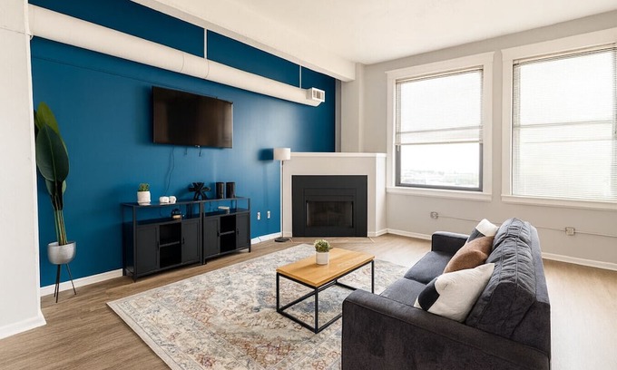 Downtown Cleveland Apartment | Modern King Loft Playhouse Sq & CSU