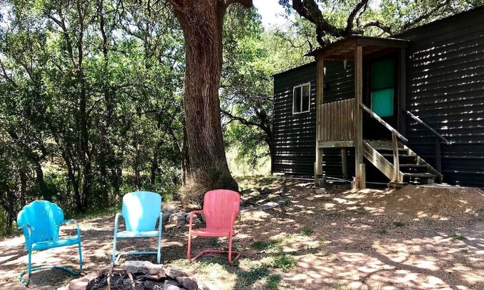 Mason Cabin | Bright and Cheery Riverside Cabin in Texas Wine Country