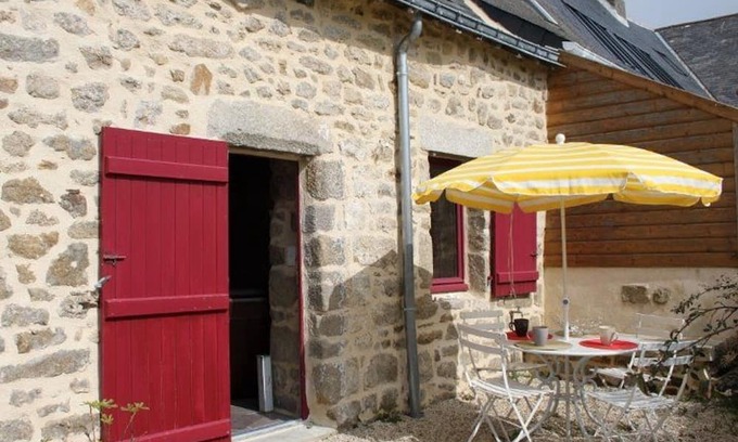 Clis Cottage | Cozy cottage in Guérande with quiet terrace