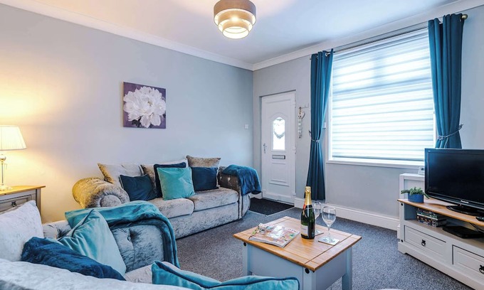 Crewe Apartment | Central 2 Bed Home in Crewe, Perfect for Business!