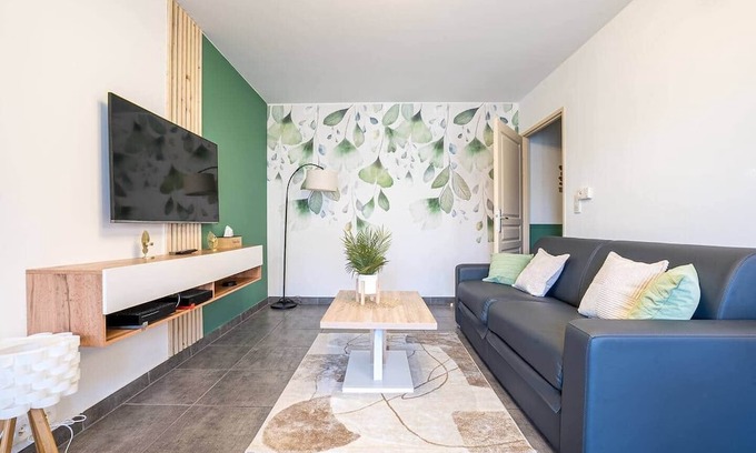 Woippy Apartment | Spacious - 4 pers' - Balcony - 2 beds - Parking