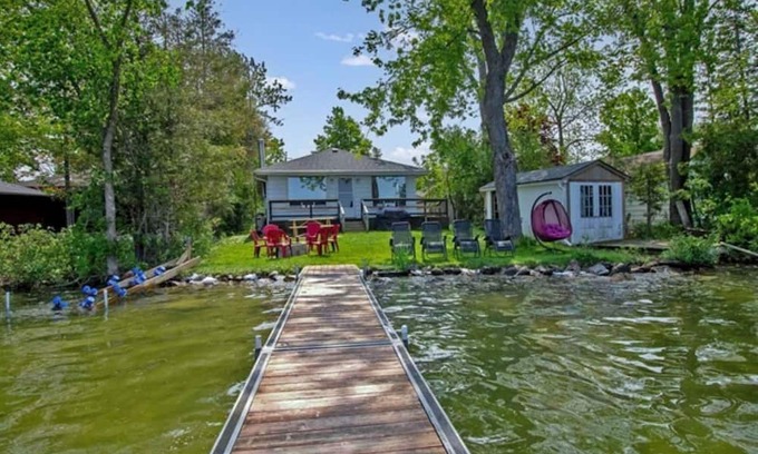 Scugog Cottage | Sunsets on Scugog - Three Bedroom Cottage, Sleeps 8