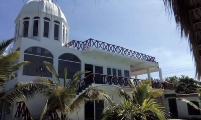 Bouvet Island House | Casa Don Miguel located in El Hawaii , Guatemala