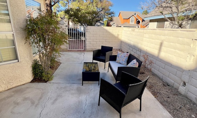 Las Vegas Apartment | Peaceful Studio Minutes from the Action – Vegas Fun, Your Way!