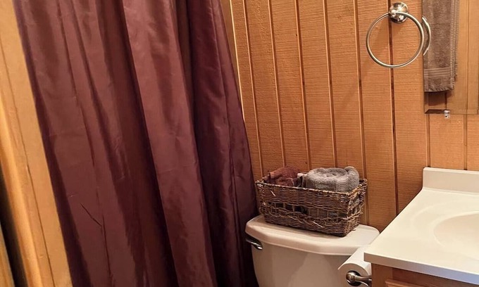 Osceola Apartment | Charming Micro Cabin near Truman Lake in the Ozarks!