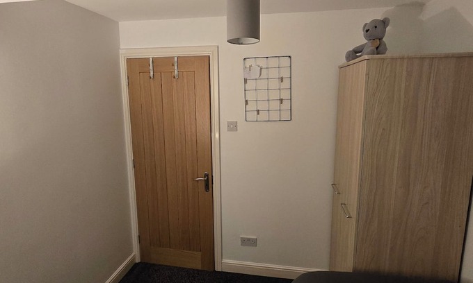 Mapperley House | Cosy House on the hills of Carlton, 15 mins away from Nottingham City Centre