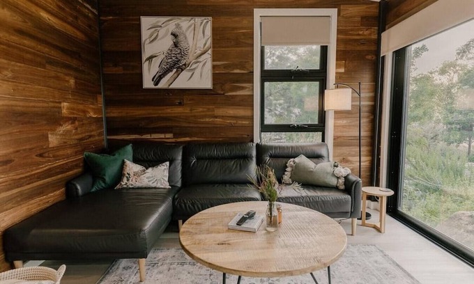 Smiths Gully Other | Duck`n Hill Loft & EV charge station!