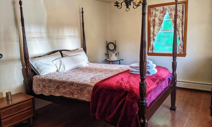 North Adams House | Charming Retreat by Mass MoCA