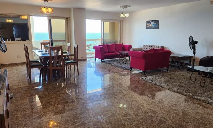 Bab Sharqi Apartment | Midpoint sea heart (families only)