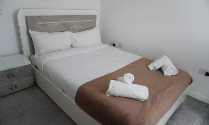 Bishopton Apartment | Private Peaceful Detached Property near Glasgow