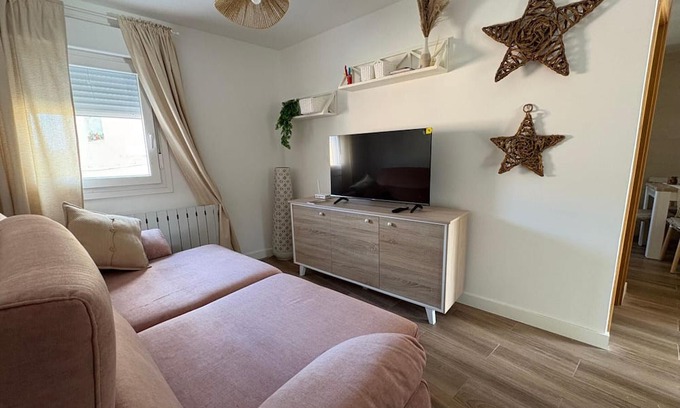 Ponferrada House | Apartment 'El Pisito De La Estrella' with Mountain View and Wi-Fi