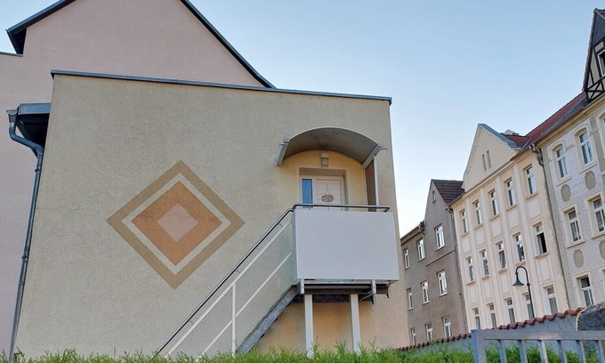 Weissenfels Apartment | Holiday Home 'Radlerrast' with Private Garden and Wi-Fi