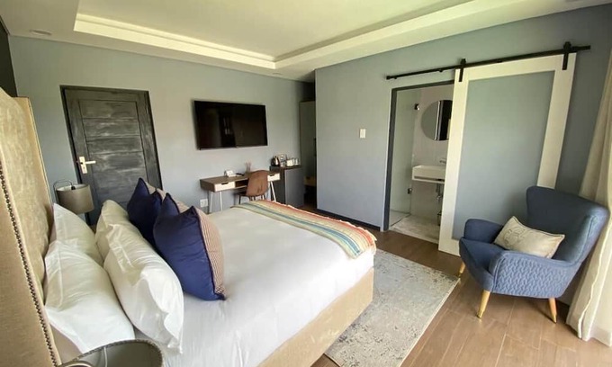 Bulawayo Apartment | Stunning Lotshe suite - 2207