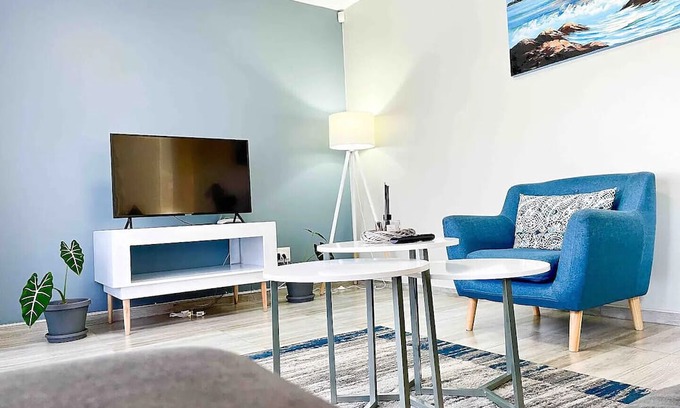 Bulawayo Apartment | Chic Modern House on Neasden - 2085