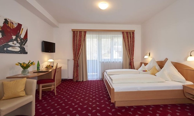 Rauris Cottage | Double room "Sonne" for up to 3 persons in the mid-season - breakfast hotel