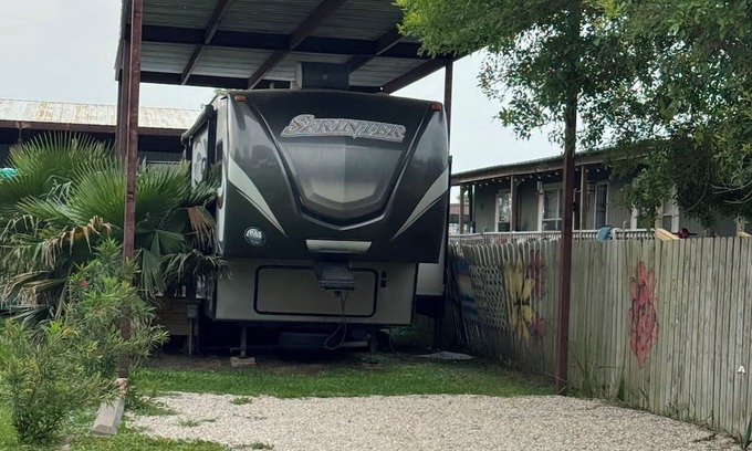 Port Lavaca House | Bunk House RV-bedroom RV in fantastic Port O'Connor TX with AC