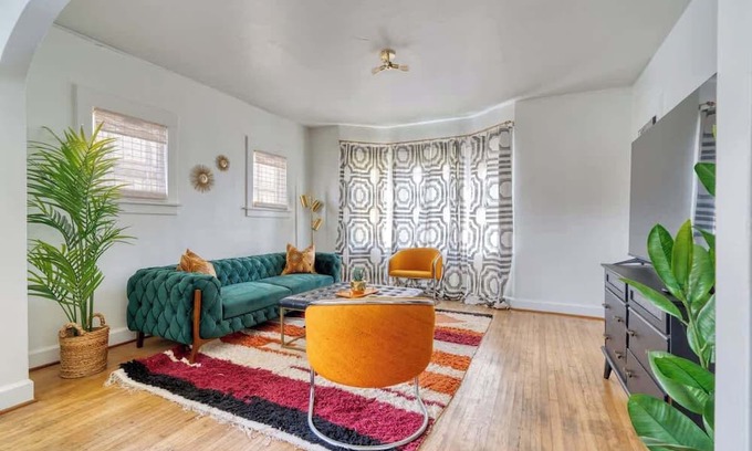 Hosford-Abernethy Apartment | Lively 2BR Old Hollywood Apt ~ 92 WalkScore
