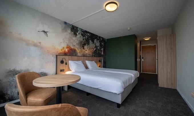 Roden Apartment | Perfect Base for Exploring Drenthe with Free Parking & Breakfast