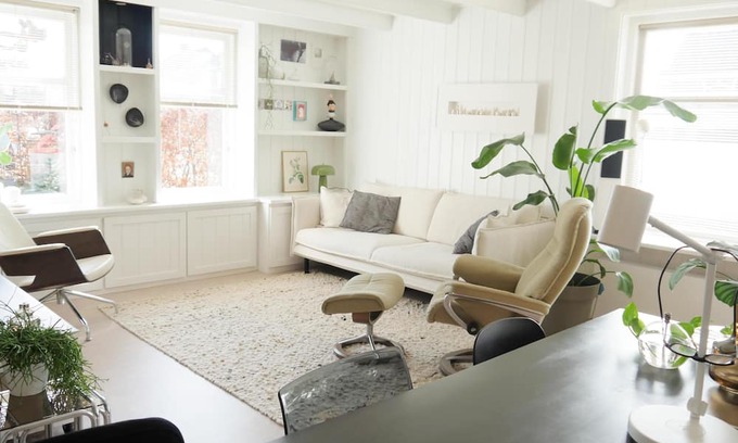 Tuitjenhorn House | Attractive house in village close to the coast