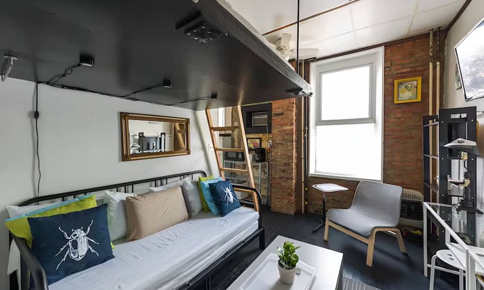 Fishtown Apartment | BUSSIN efficiency apartment in fab Fishtown Dog-Friendly, fast WiFi, AC, W/D