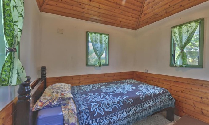 Matamaka Apartment | Charming 2-bedroom studio in Talihau with private beach