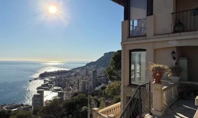 Roquebrune-Cap-Martin Apartment | Private apartment with superb view of Monaco
