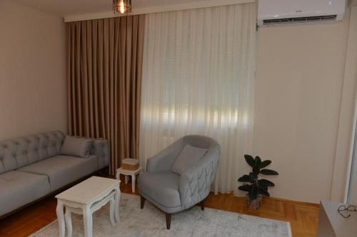 Kraljevo Apartment | Urban