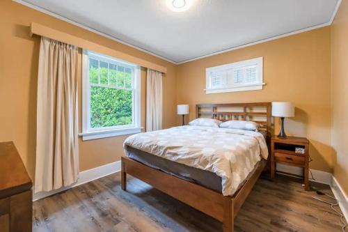 Dunbar House | Cozy bedrooms in main floor to enjoy in vancouver