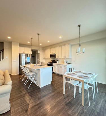 Fox Valley House | Townhome in Aurora