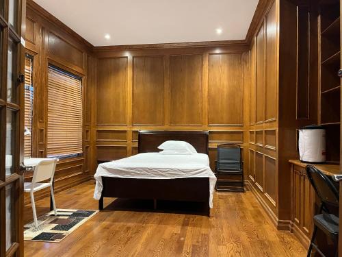 Thornhill House | Jimmy's house