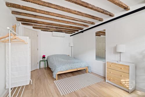 Bushwick House | Cozy, Large and Fully Furnished - Near the L Train